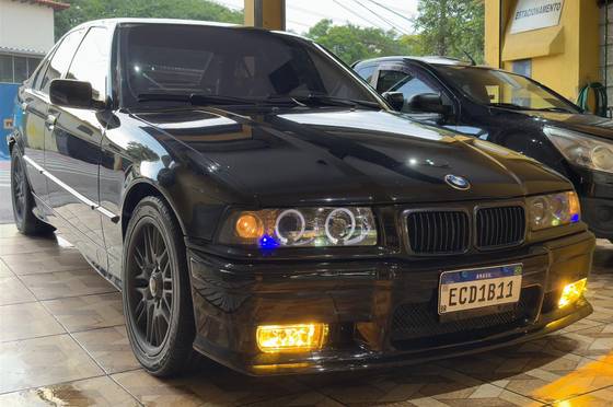 BMW 325i 2.5 SEDAN 24V GASOLINA 4P AUTOMÁTICO BMW 325i 2.5 SEDAN 24V GASOLINA 4P AUTOMÁTICO